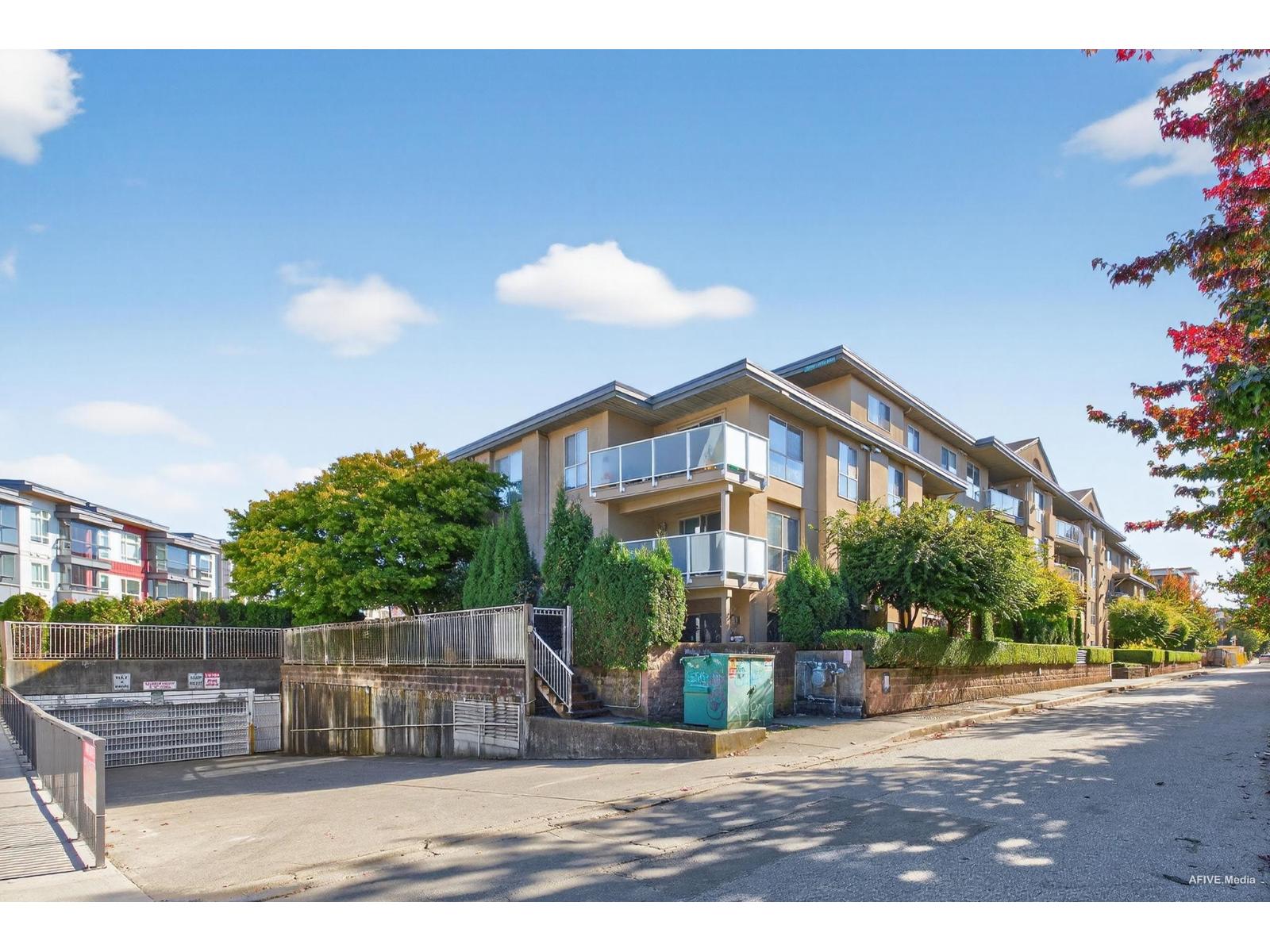 13780 76 Avenue Unit 306, Surrey, BC V3W 1E5