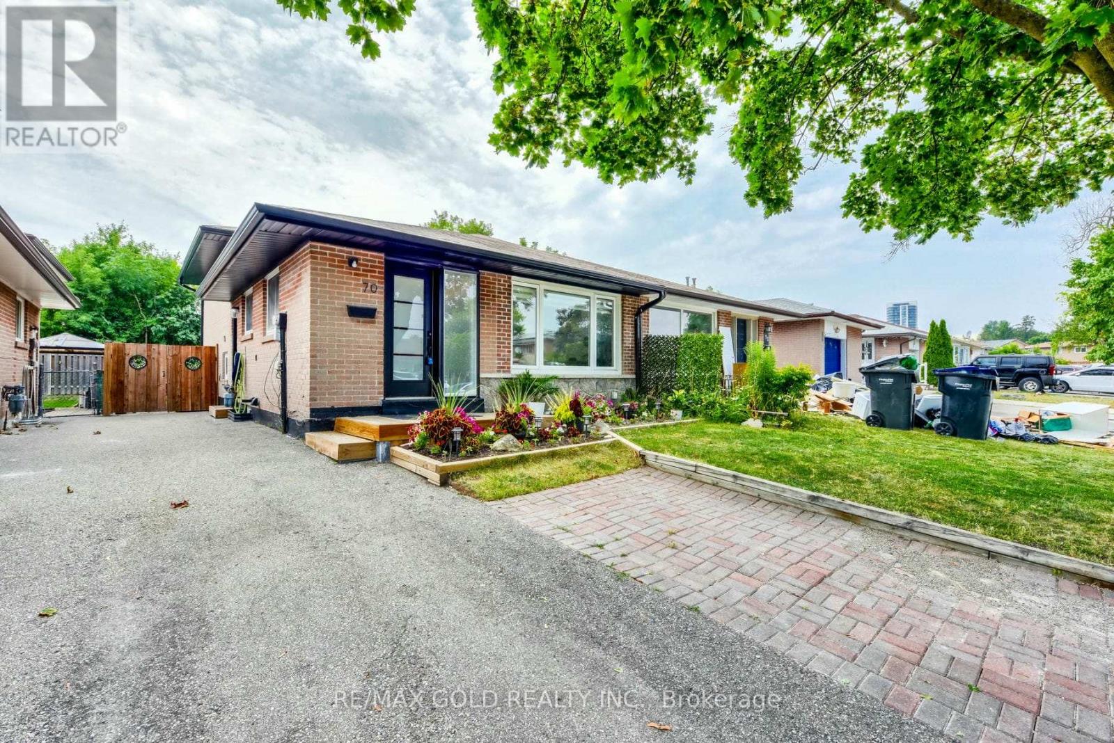 70 Wilton Dr, Brampton, ON L6W 3A1
