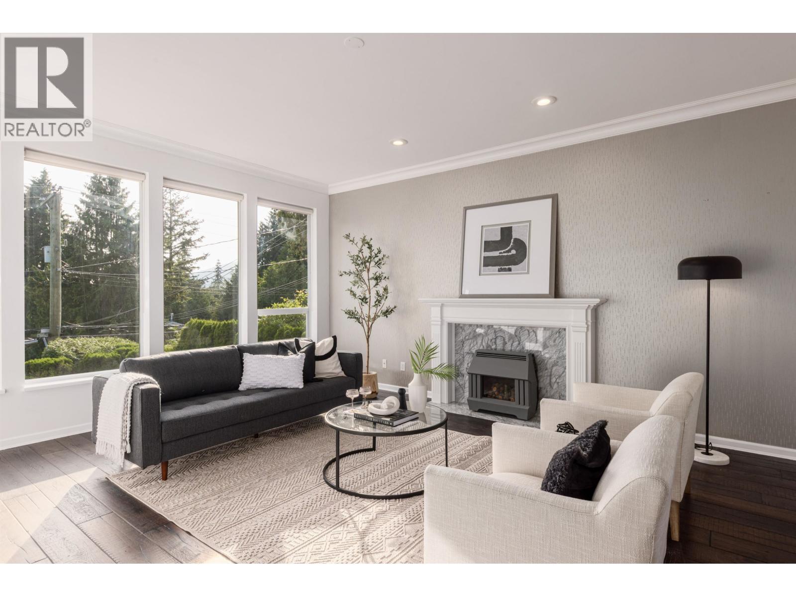 456 Montroyal Blvd, North Vancouver, BC V7N 3E1