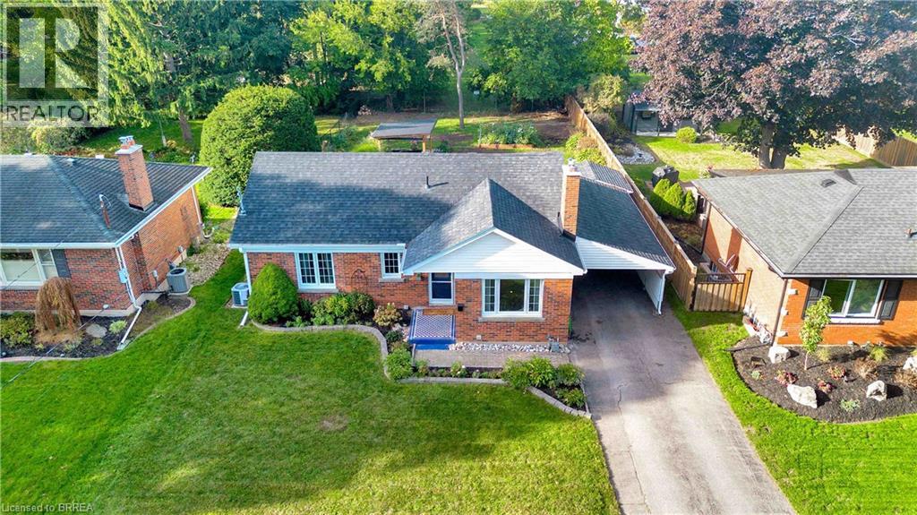 32 Hillier Cres, Brantford, ON N3R 1X1