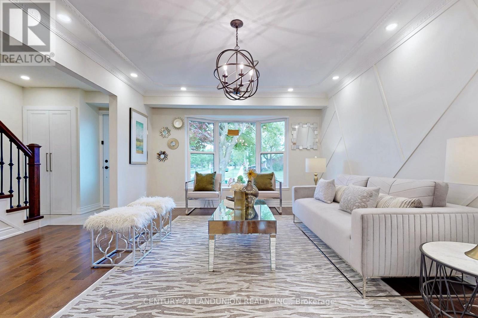757 Huntingwood Dr, Toronto Tam O'shanter-sullivan, ON M1T 2L3