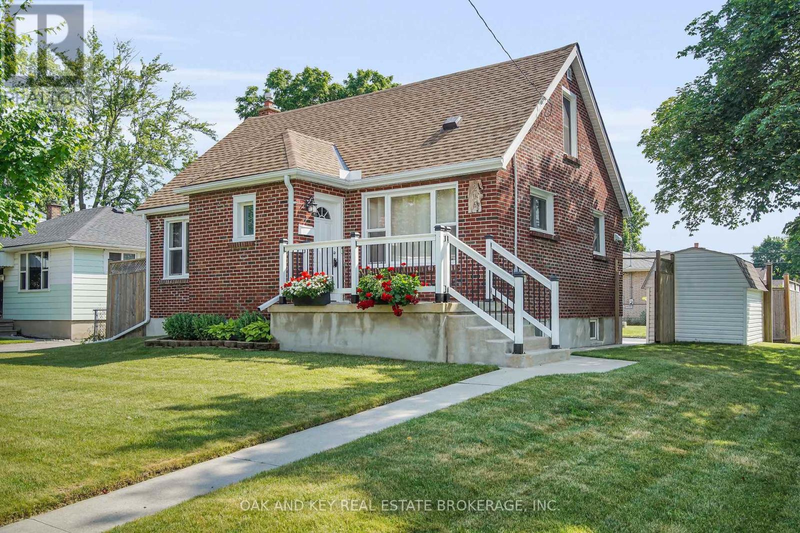216 Vancouver St, London East East H, ON N5W 4R8