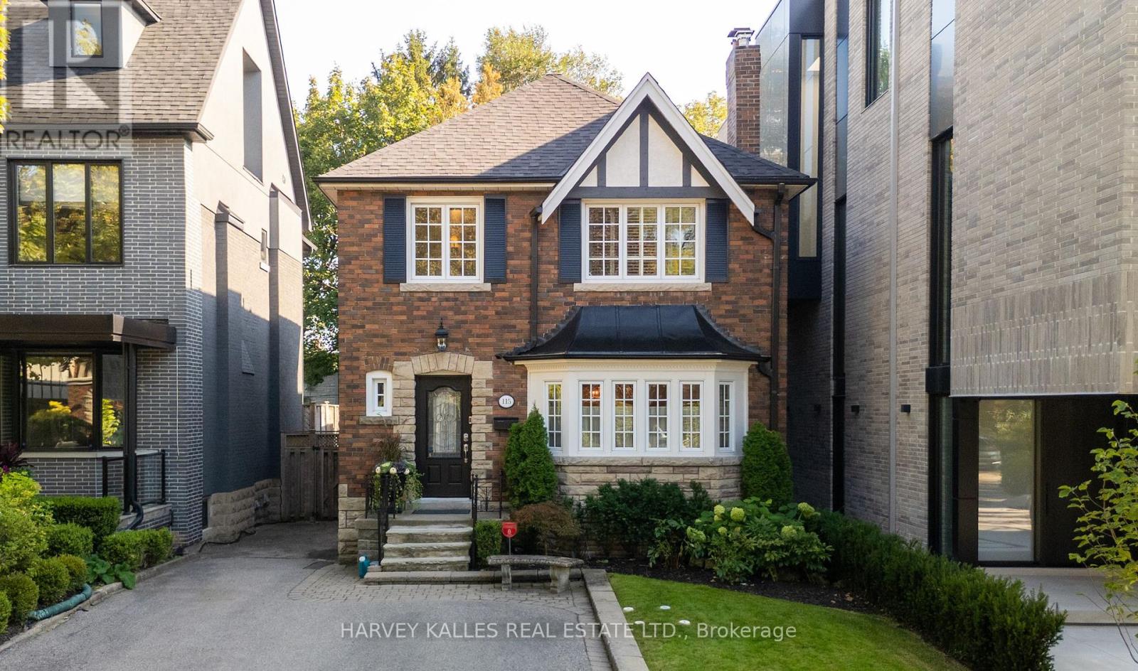 115 Wembley Rd, Toronto, ON M6C 2G5