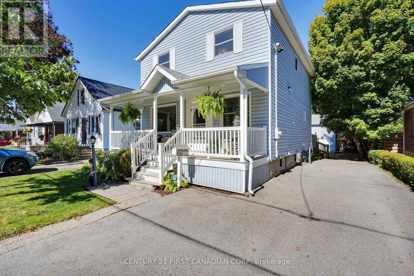 42 Briscoe St E, London, ON N6C 1W9