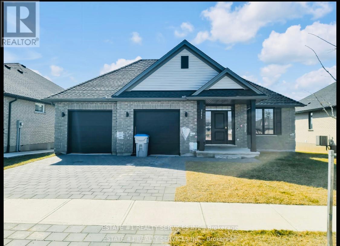 2047 Lockwood Cres, Strathroy-Caradoc, ON N0L 1W0
