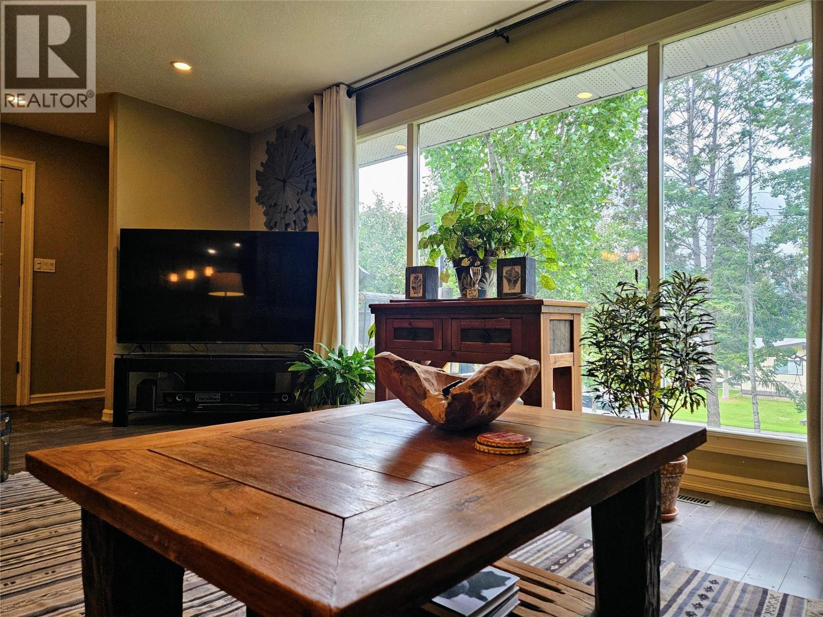 1718 9th Avenue, Invermere, BC V0A 1K0