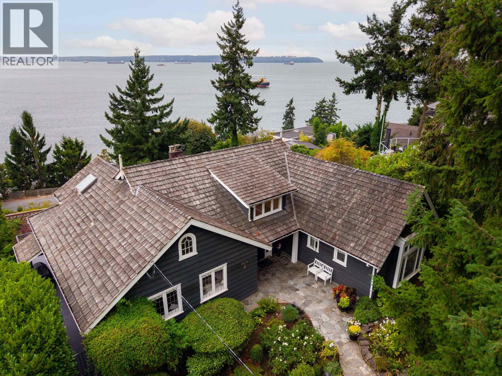 3654 Creery Ave, West Vancouver, BC V7V 2M1