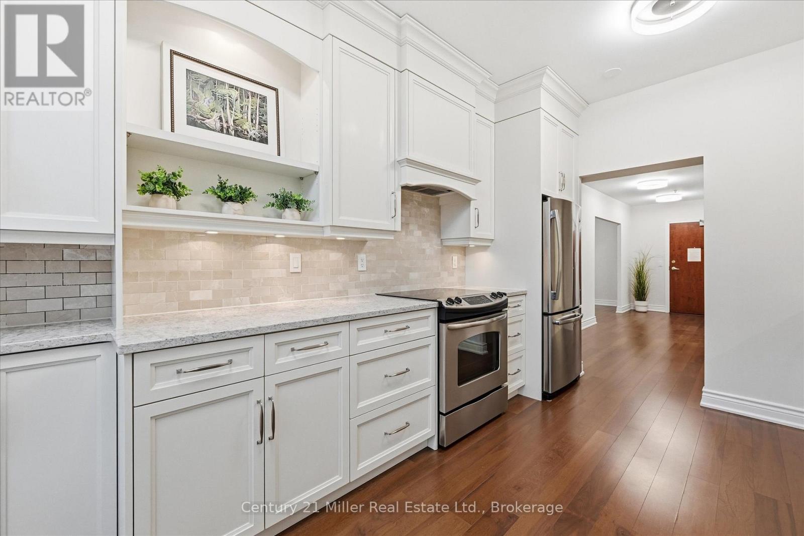 2110 100 Burloak Dr, Burlington, ON L7L 6P6