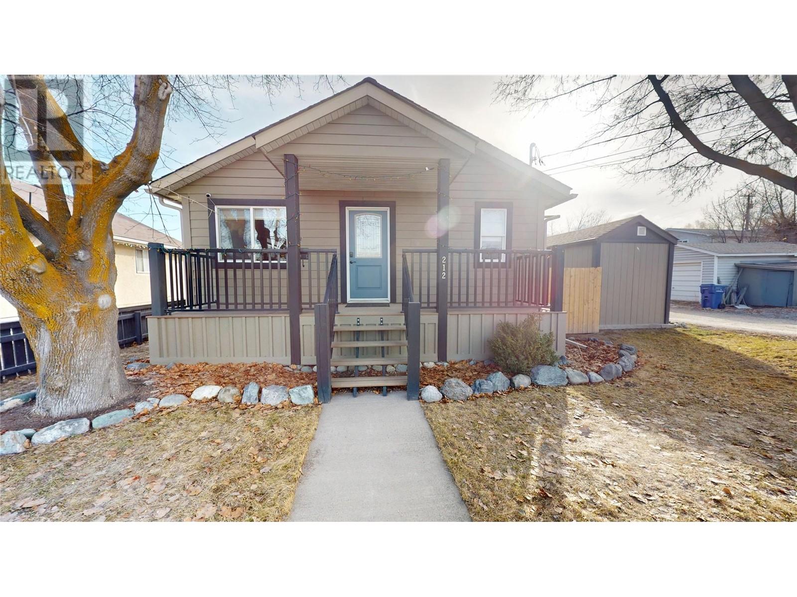 212 16 Avenue North, Cranbrook, BC V1C 3W5
