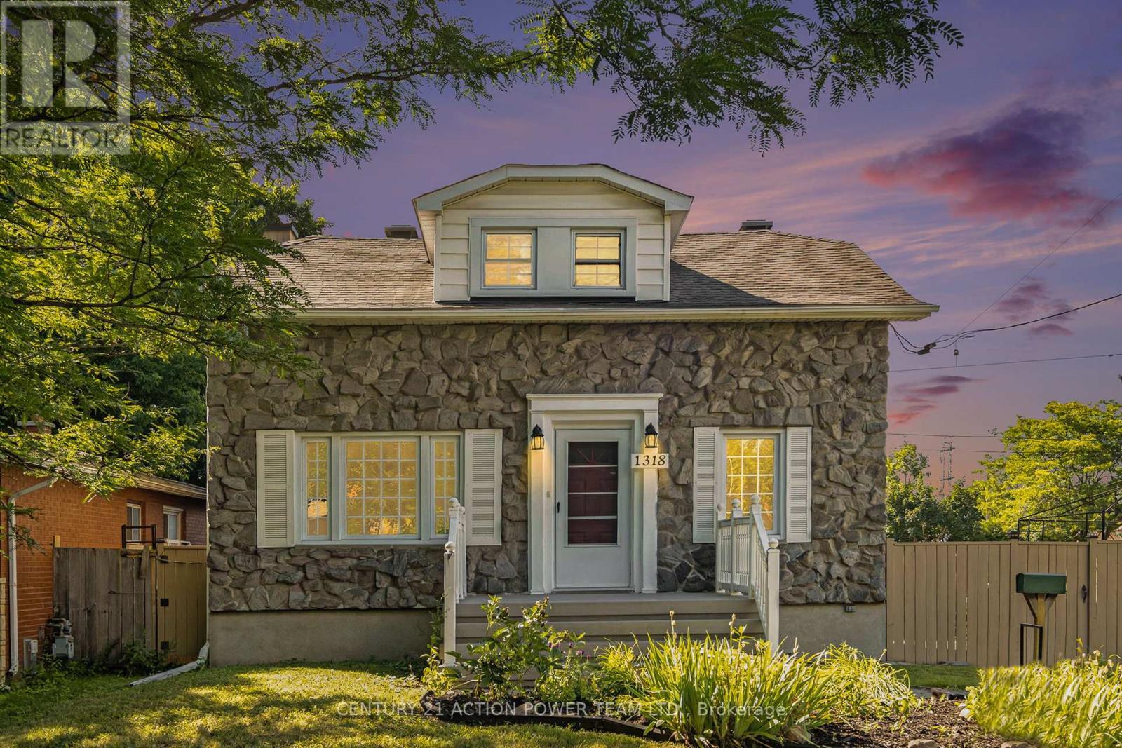 1318 Brookline Ave, Ottawa, ON K1V 6S3