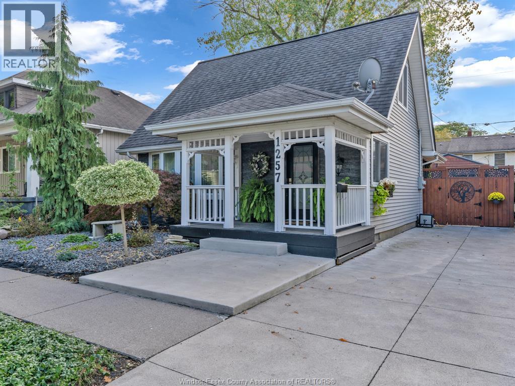 1257 Labadie Rd, Windsor, ON N8Y 4G8