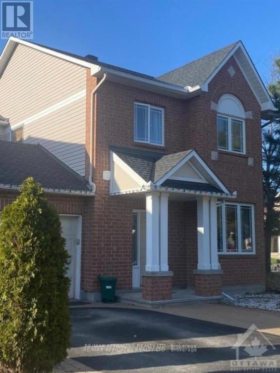 1040 Capreol St, Ottawa, ON K4A 4Z9