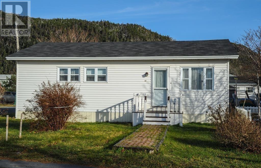 41 Swans Rd, Placentia, NL A0B 2Y0