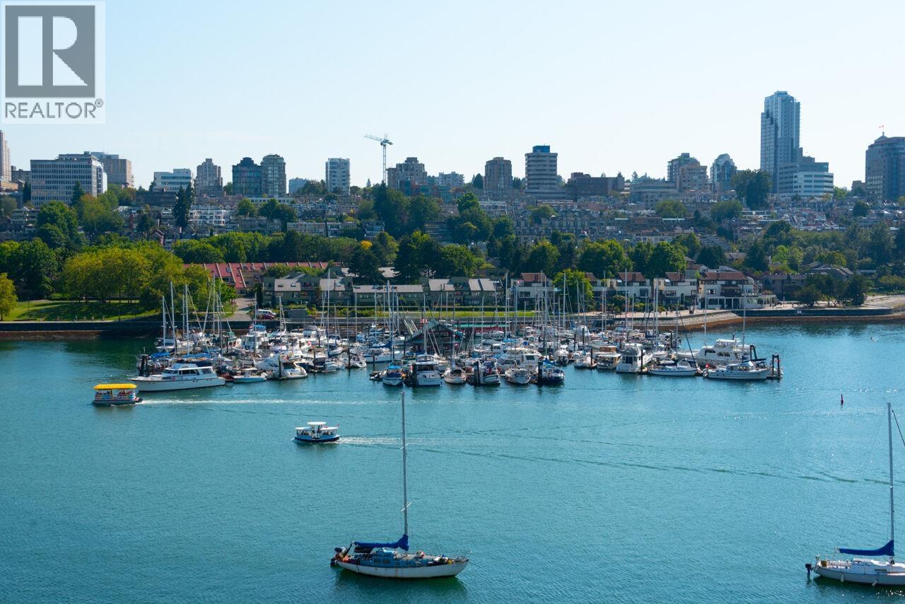 1515 Homer Mews Unit 901, Vancouver, BC V6Z 3E8