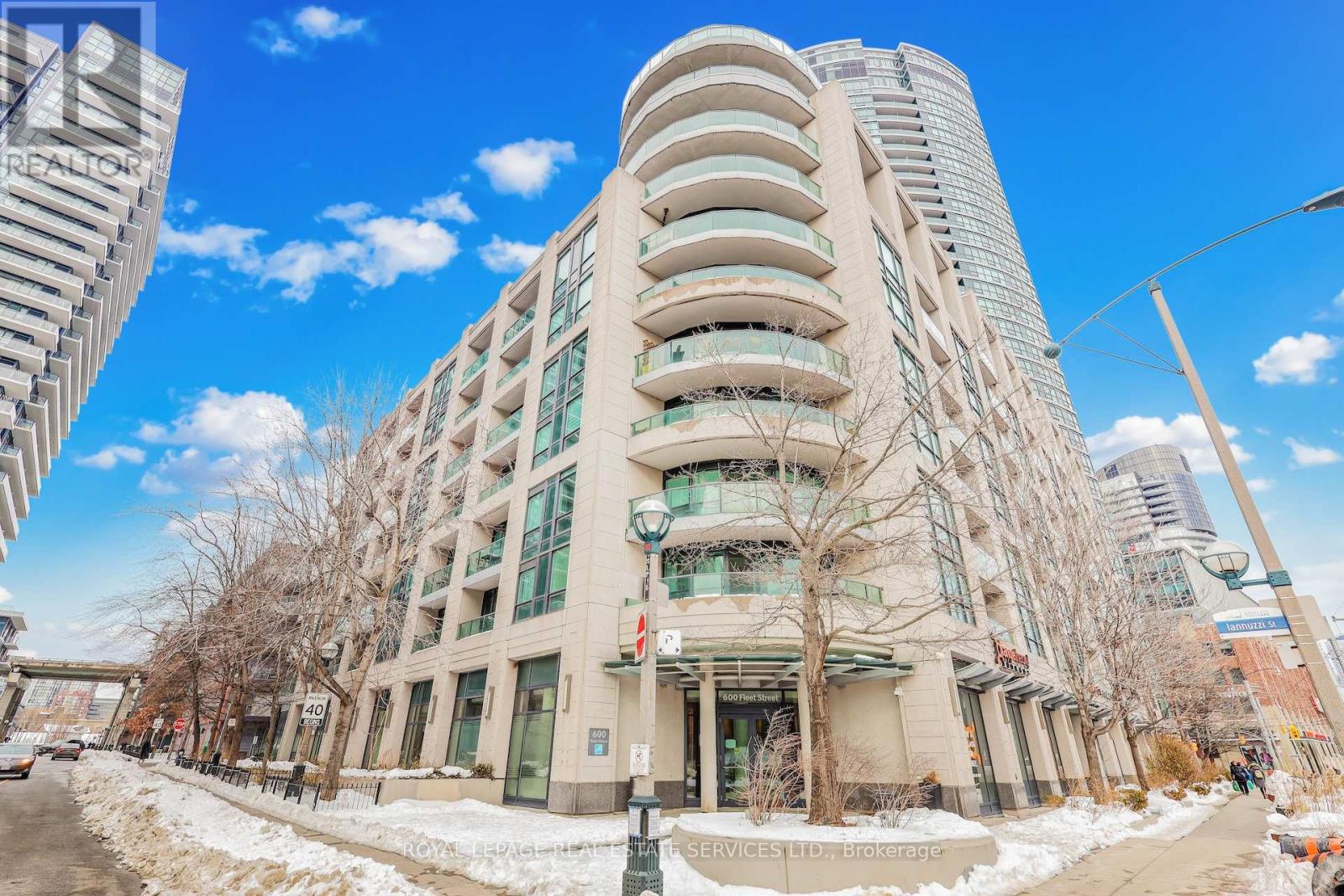 332 600 Fleet St, Toronto, ON M5V 1B7