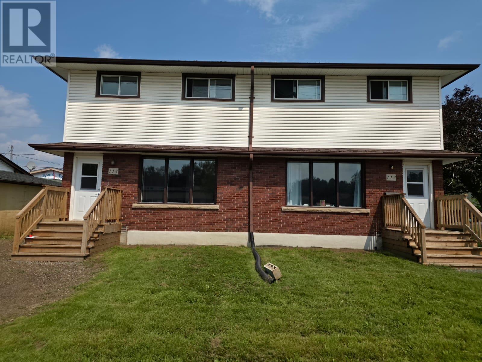 712 John St, Thunder Bay, ON P7B 1Z8