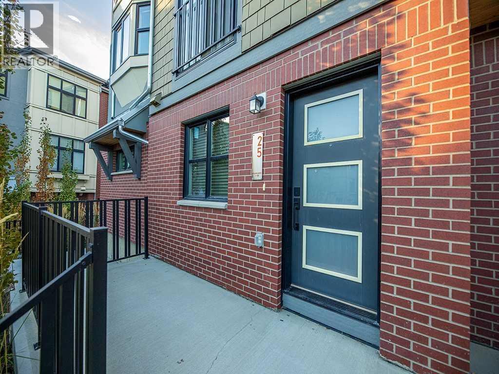 25 Spring Willow Close SW, Calgary, AB T3H 6E8