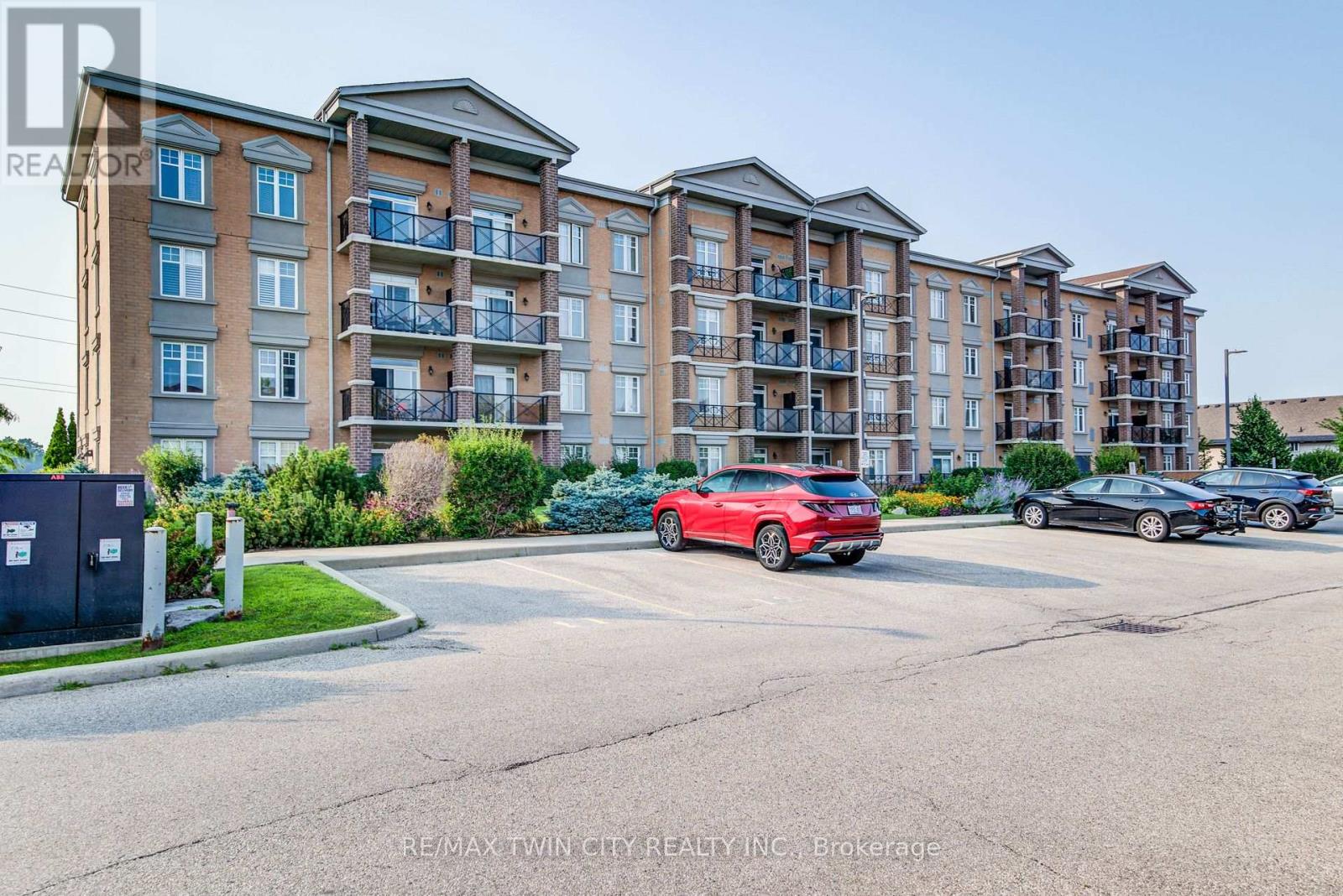 401 2 Colonial Dr, Guelph, ON N1L 0K8