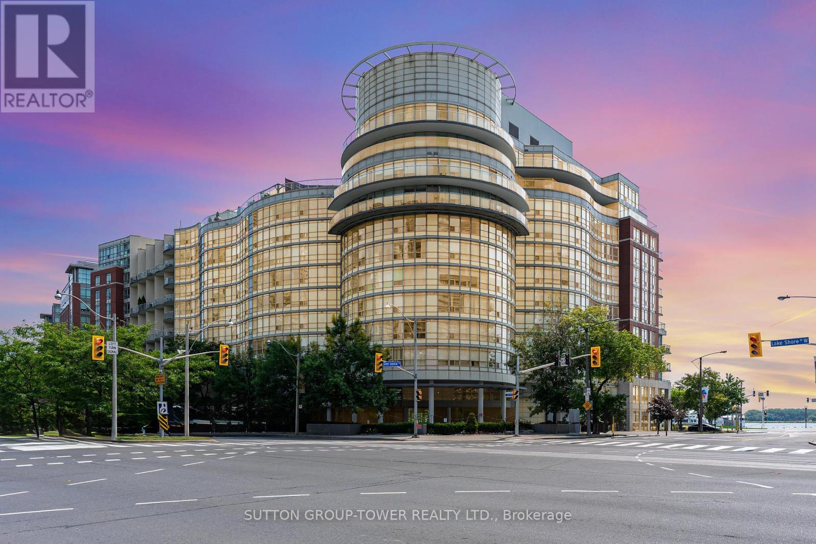 220 550 Queens Quay W, Toronto, ON M5V 3K8
