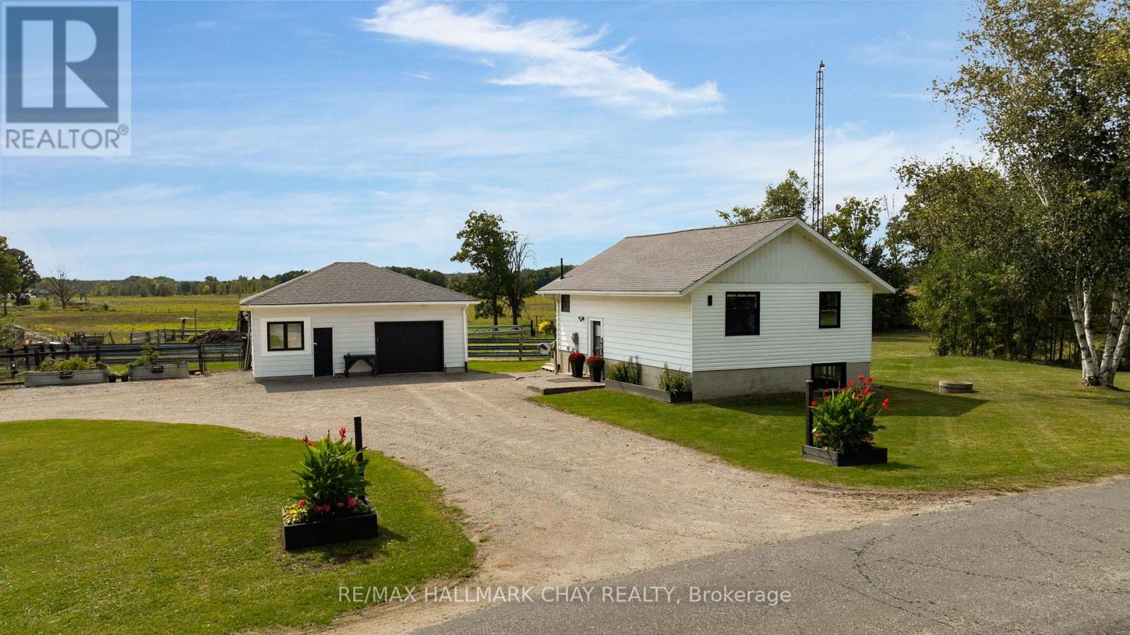 2514 St Amant Rd, Severn, ON L0K 2C0