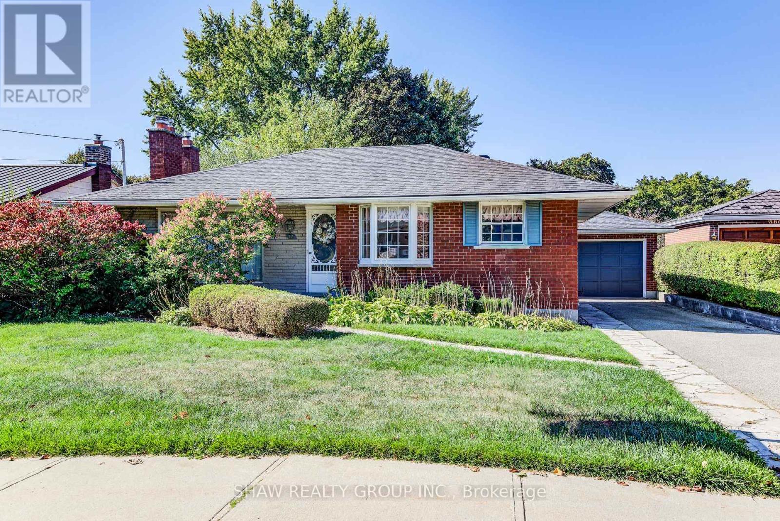378 Stevenson St, Guelph, ON N1E 5C2