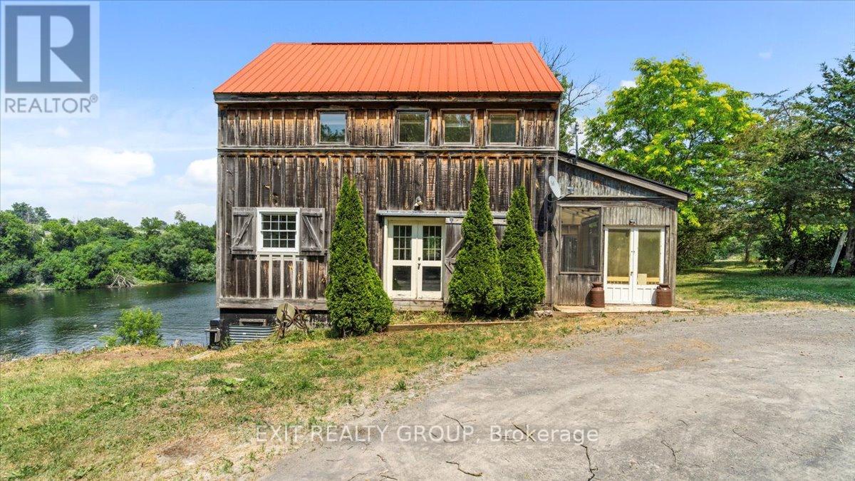 782 County Rd 49, Prince Edward County Picton, ON K0K 2T0