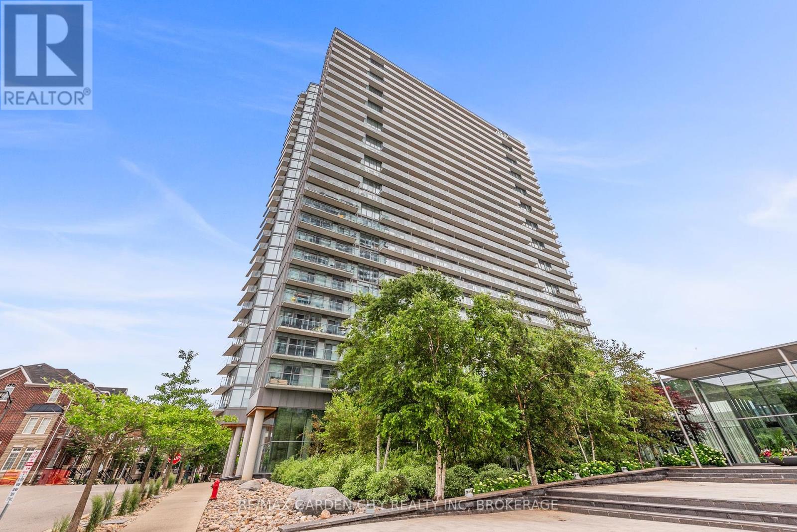 405 103 The Queensway, Toronto, ON M6S 5B3