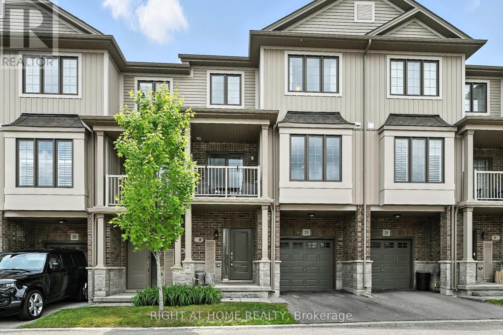29 377 Glancaster Rd, Hamilton, ON L9G 0G4