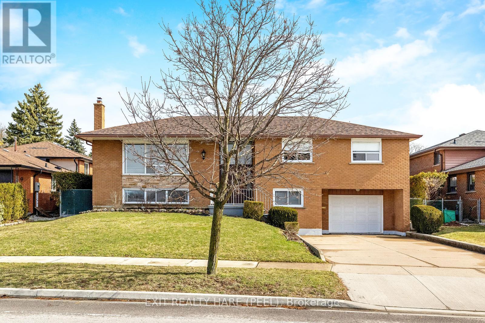 7 Meadowland Gate, Brampton Brampton East, ON L6W 3N8