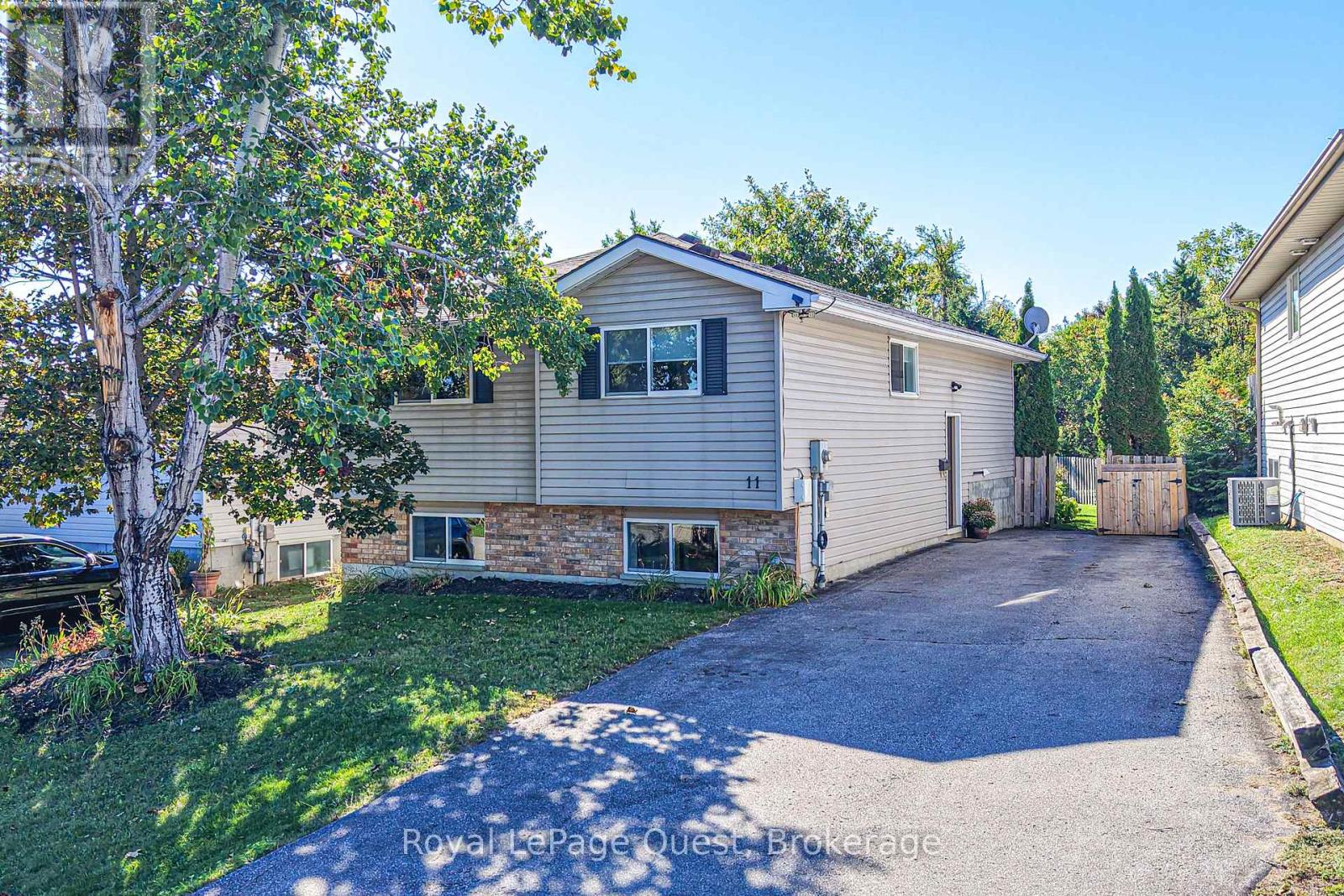 11 Goldie Dr, Orillia, ON L3V 2M9