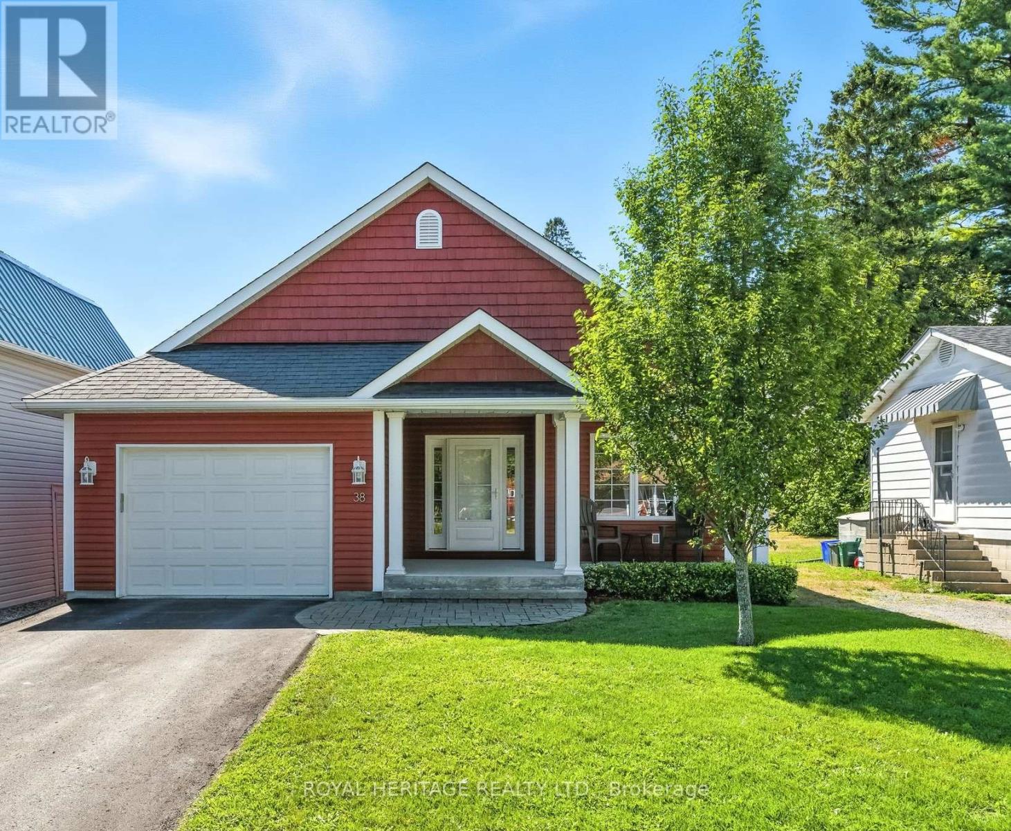 38 Alice St, Brighton, ON K0K 1H0
