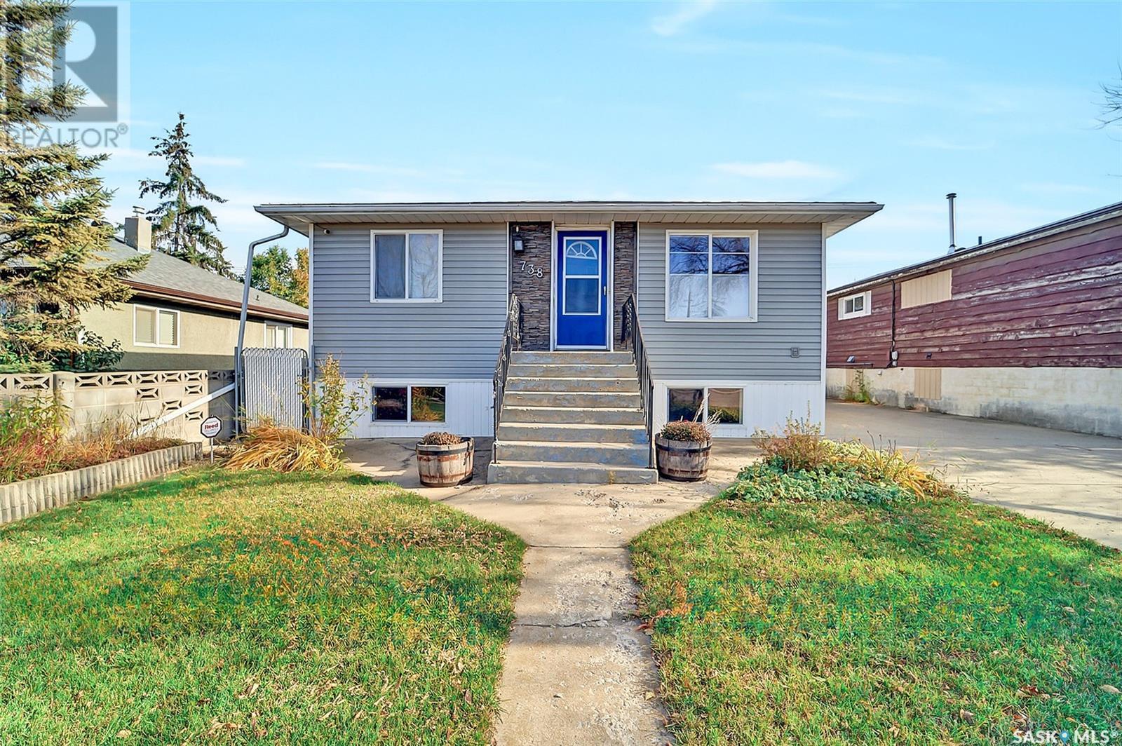 738 Weldon Ave, Saskatoon, SK S7M 2V2 MLS SK986483 Houseful