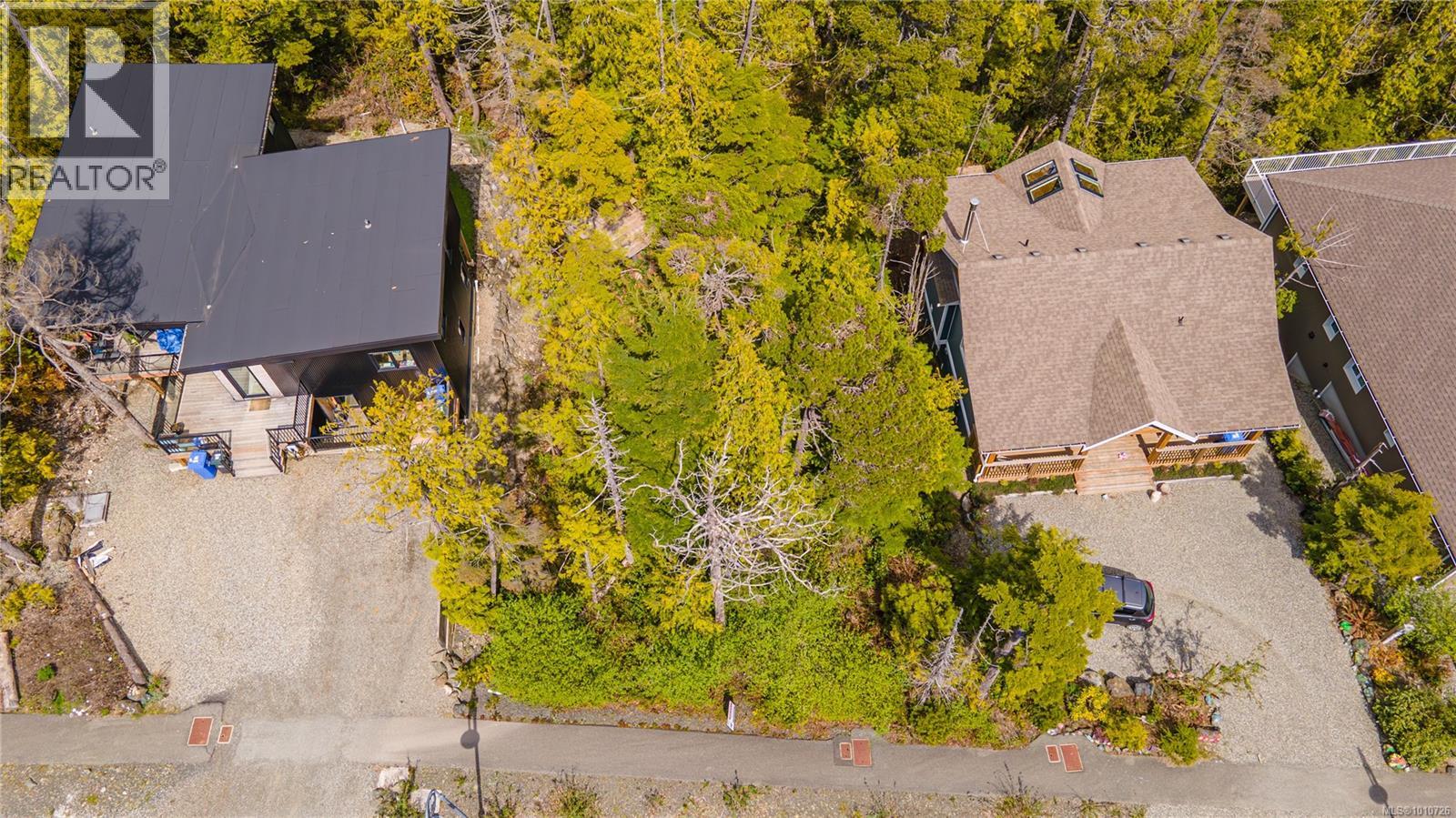843 Lorne White Pl, Ucluelet, BC V0R 3A0