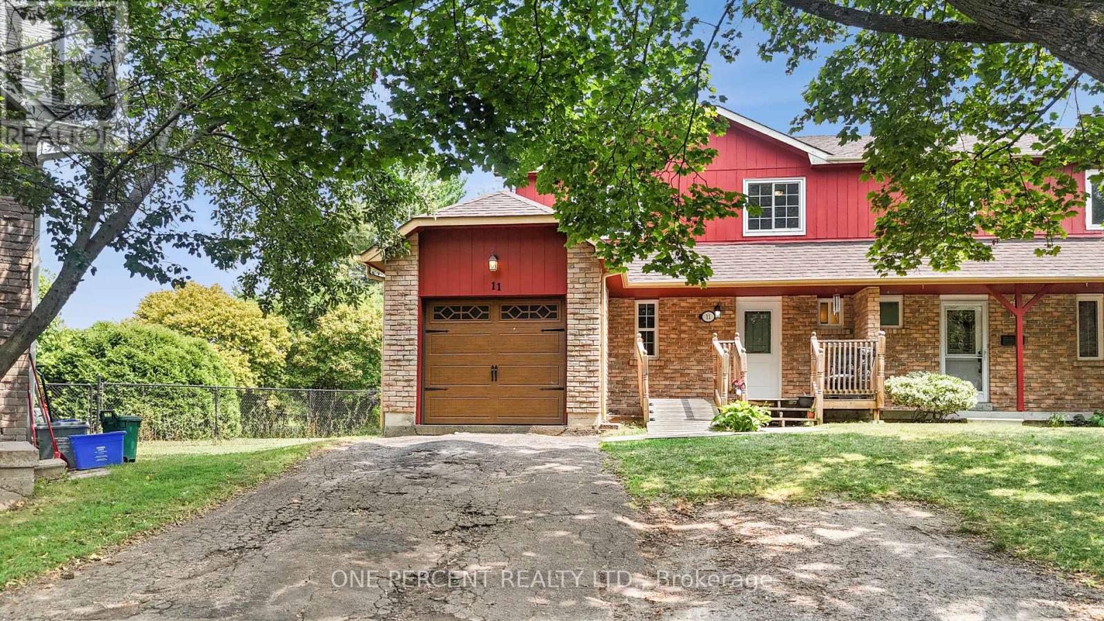 11 Beecroft Ct, Whitby, ON L1P 1C7