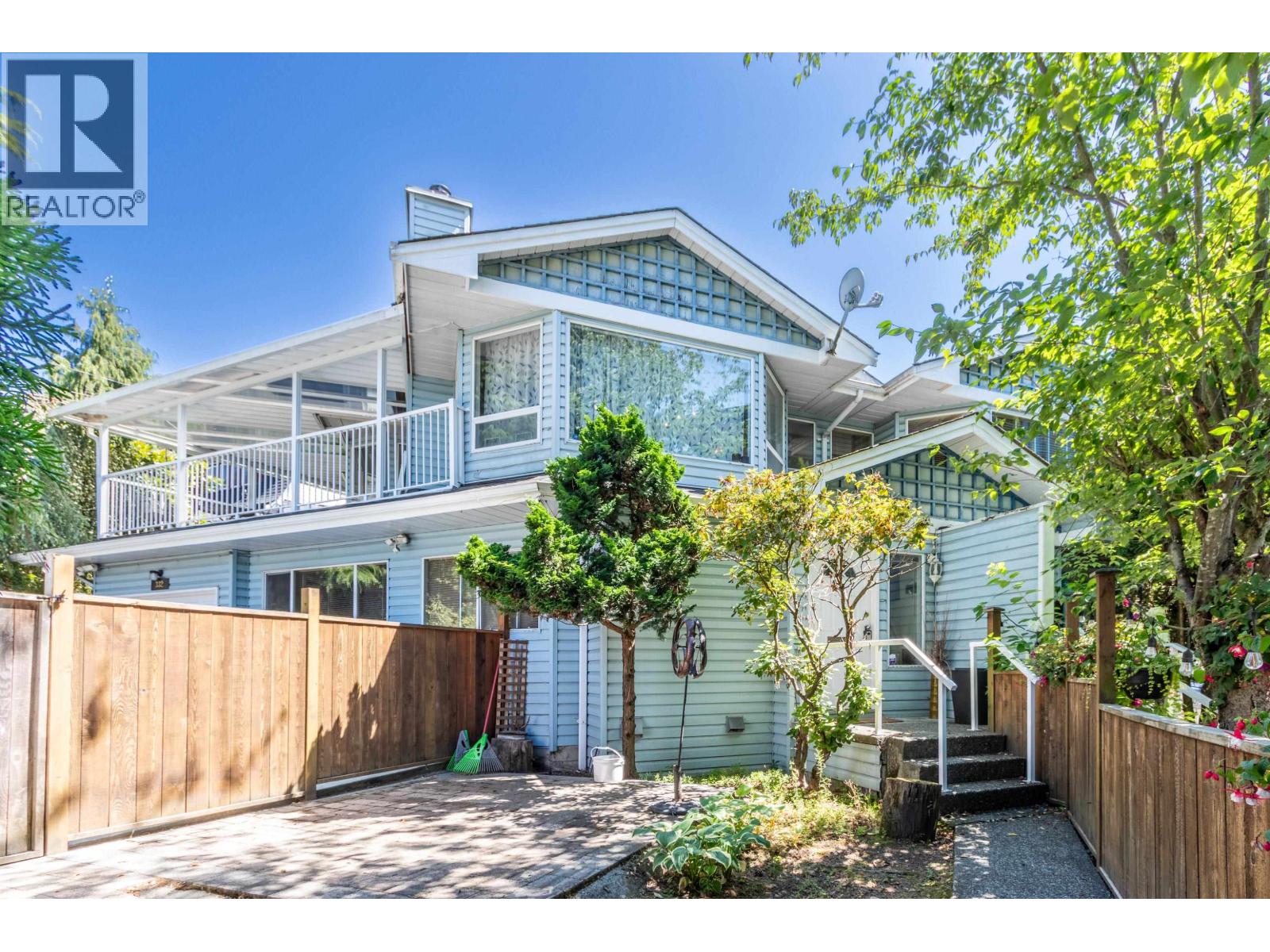 332 St Patricks Ave, North Vancouver, BC V7L 4S9