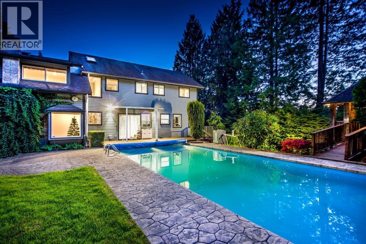 1704 Pierard Rd, North Vancouver, BC V7J 1Y2