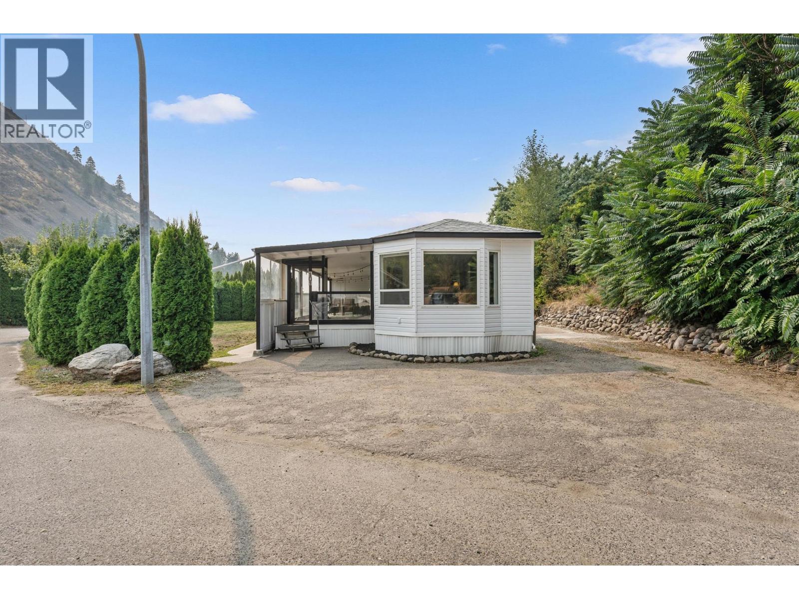 1699 Ross Road Unit 101, West Kelowna, BC V1Z 1L8