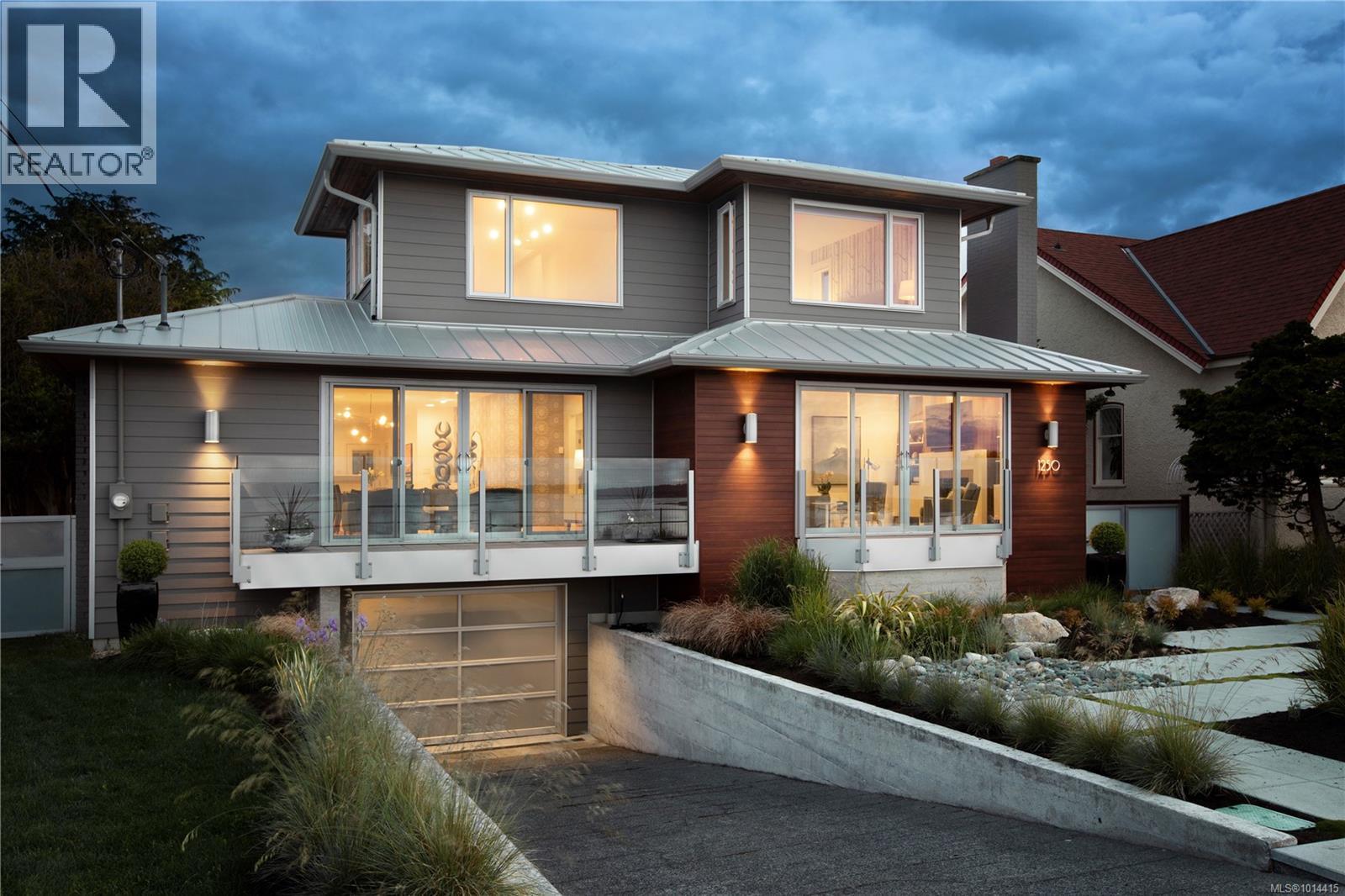 1250 Beach Dr, Oak Bay, BC V8S 2N3