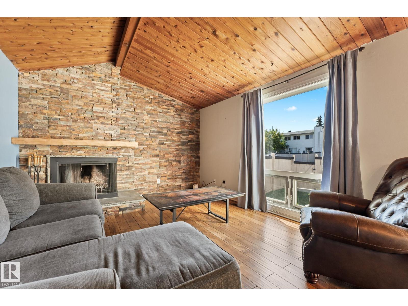167 Marlborough Pl NW, Edmonton, AB T5T 1Y6