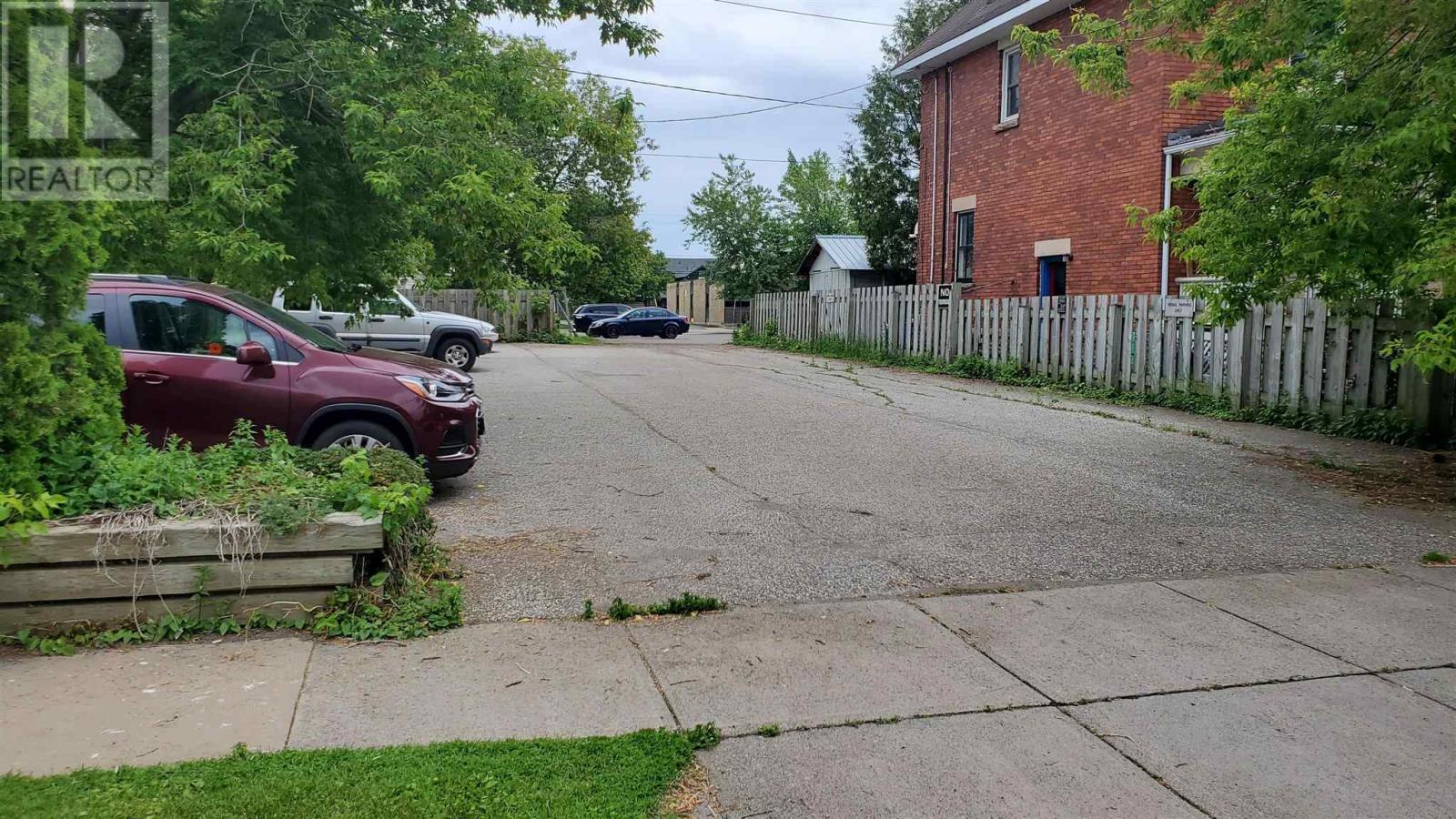 138 S Bay Rd, Thunder Bay, ON P7L 0C7 MLS TB240381 Houseful