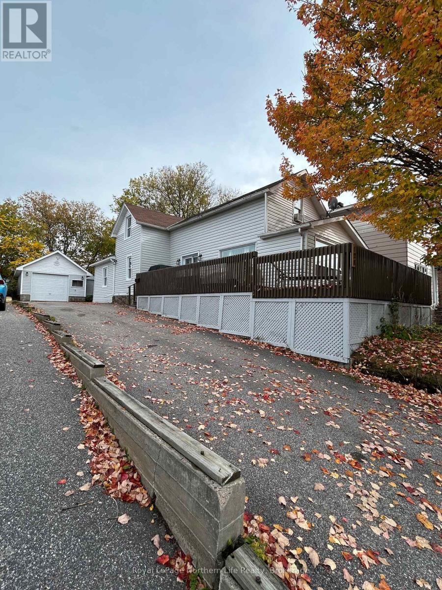 128 Victoria St E, North Bay, ON P1B 1P4