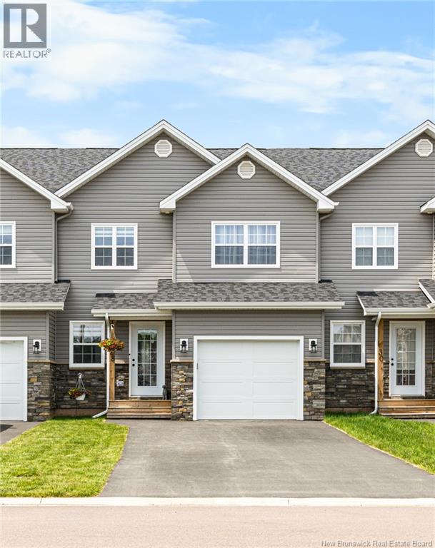 28 Loudun St, Dieppe, NB E1A 9X4