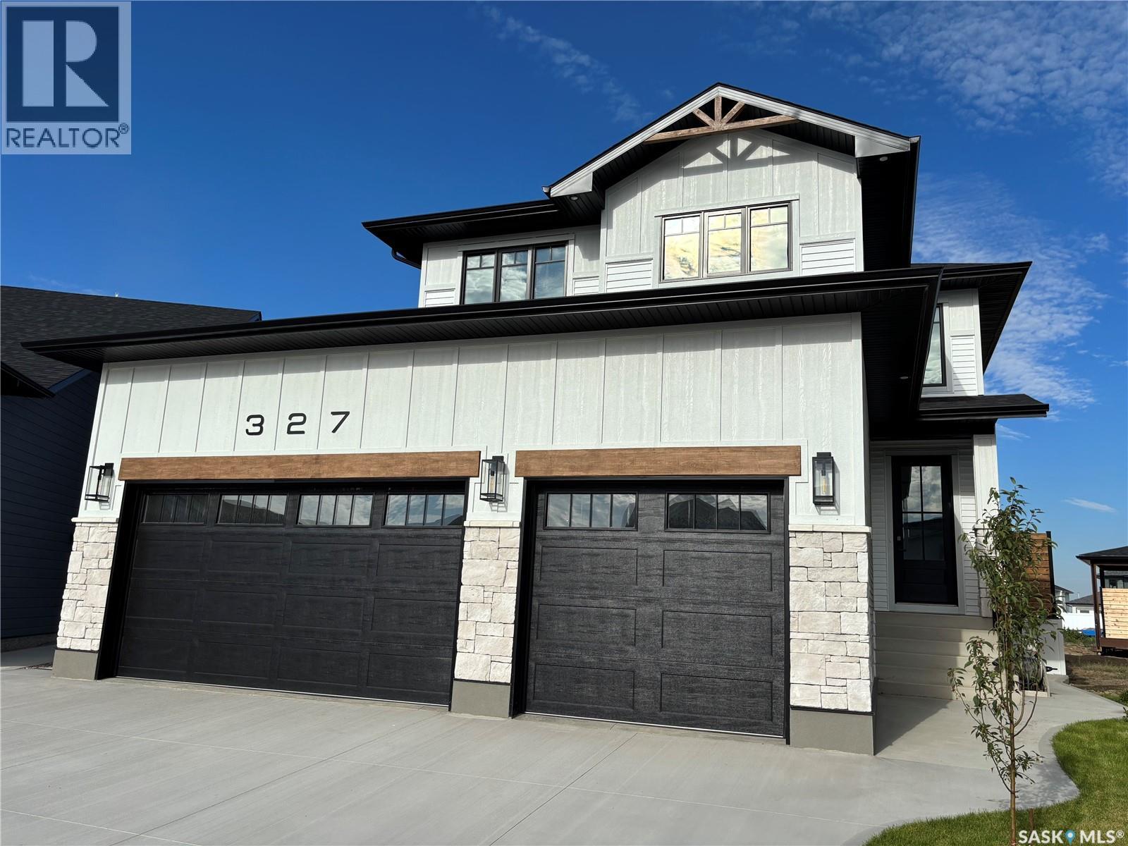 327 Woolf Bay, Saskatoon, SK S7W 1E5
