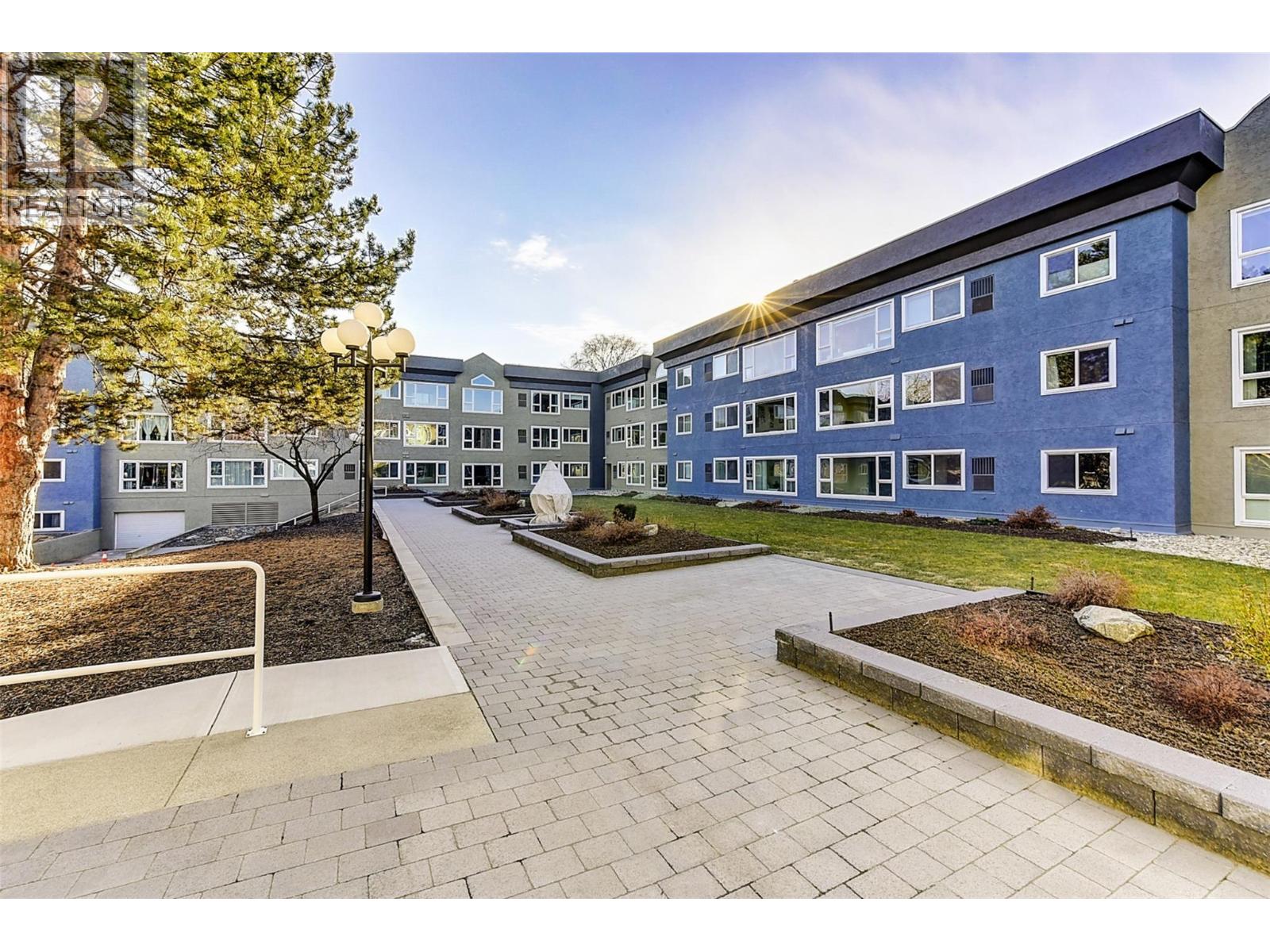 1045 Sutherland Avenue Unit 152, Kelowna, BC V1Y 5Y1