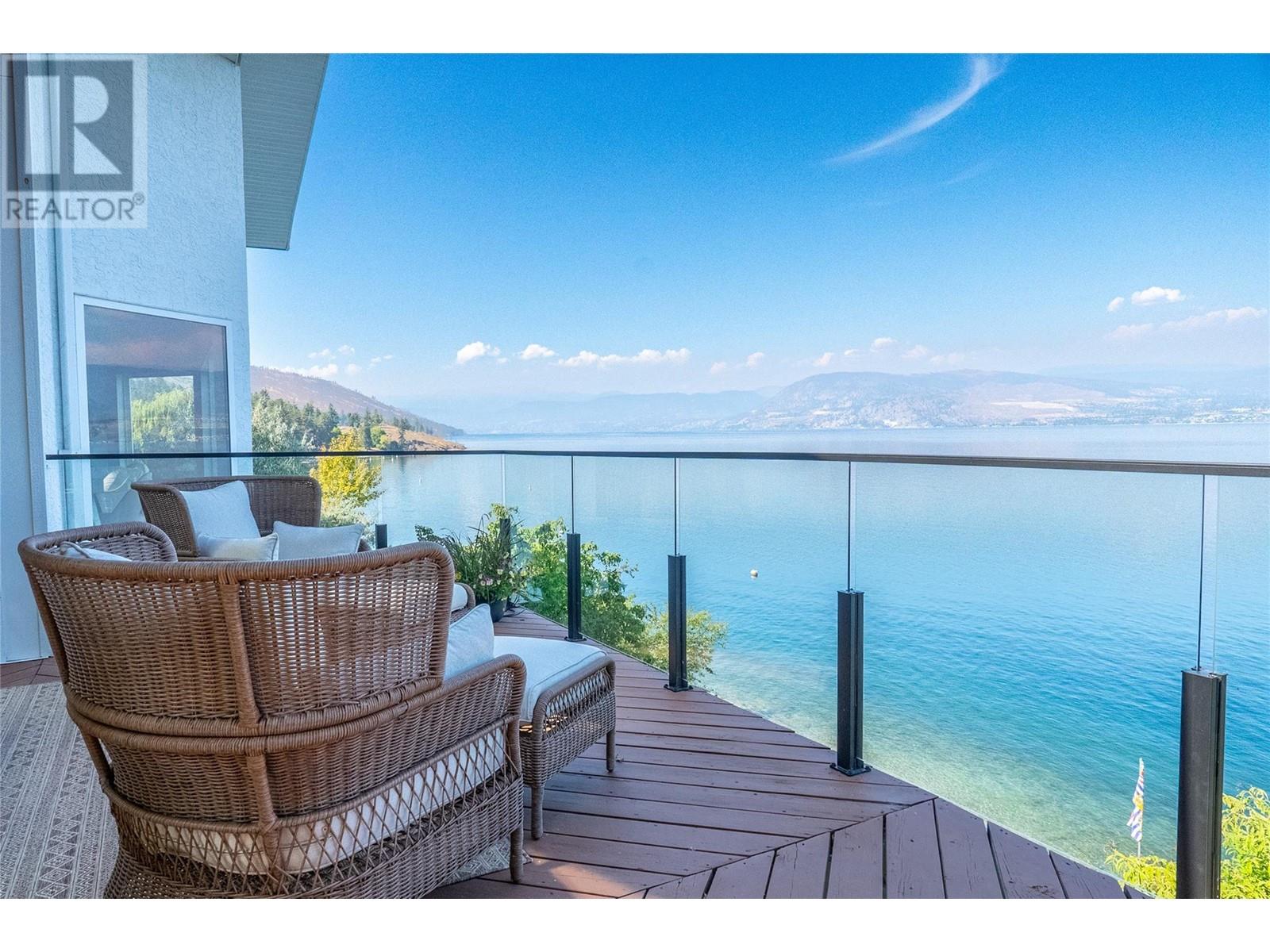 5538 Lakeshore Rd, Kelowna, BC V1W 4J4