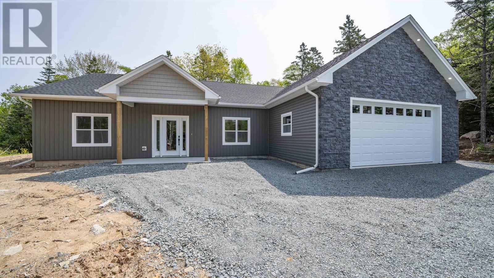 4 Charles Meade Dr, Williamswood, NS B3V 1B7