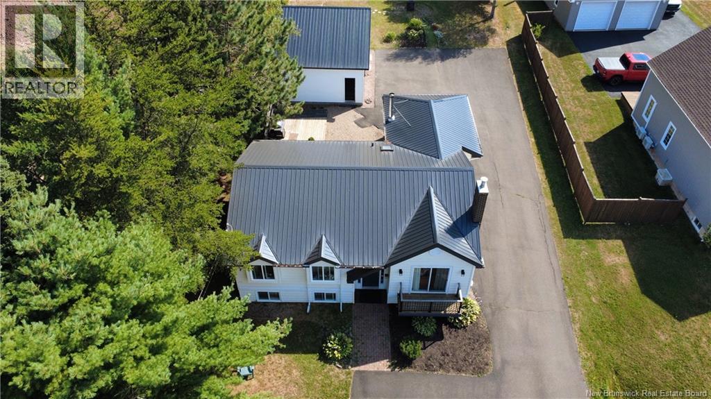 1828 Amirault St, Dieppe, NB E1A 7J8