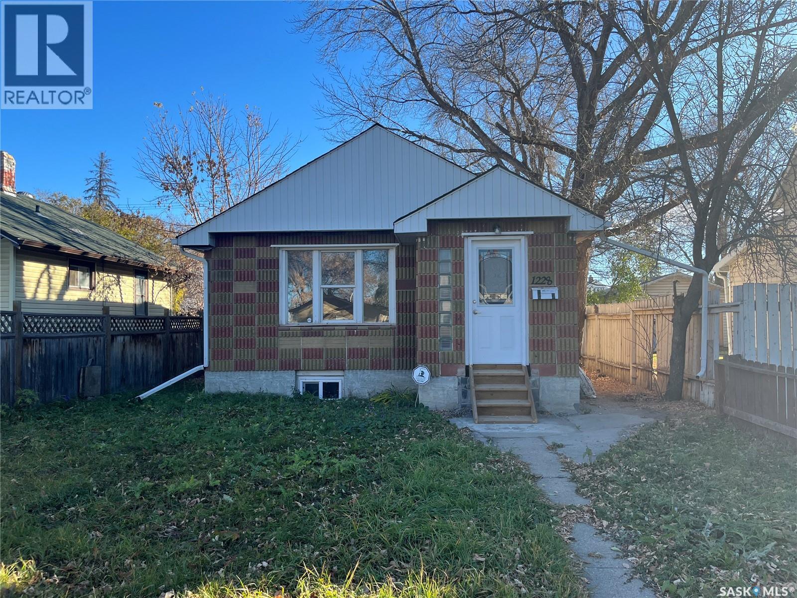 1228 1st Avenue North, Saskatoon, SK S7K 1Y6
