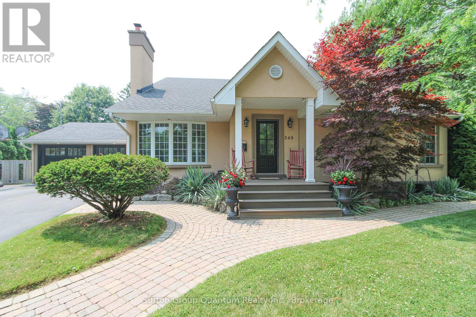 348 Sandhurst Dr, Oakville, ON L6L 2J4
