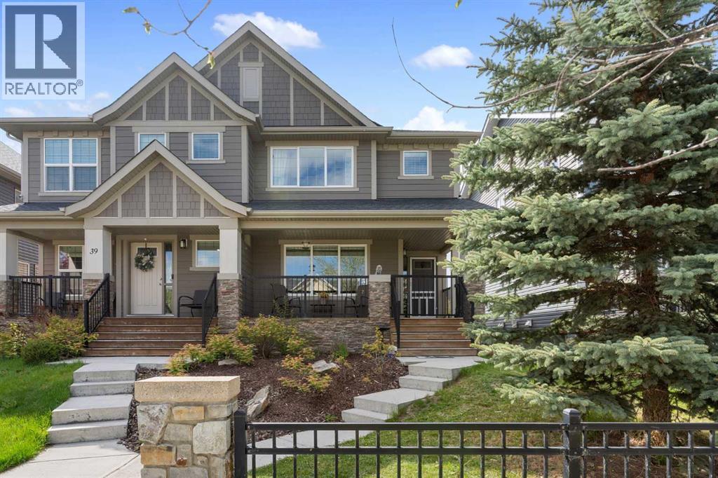37 Legacy Gate SE, Calgary, AB T2X 0W3